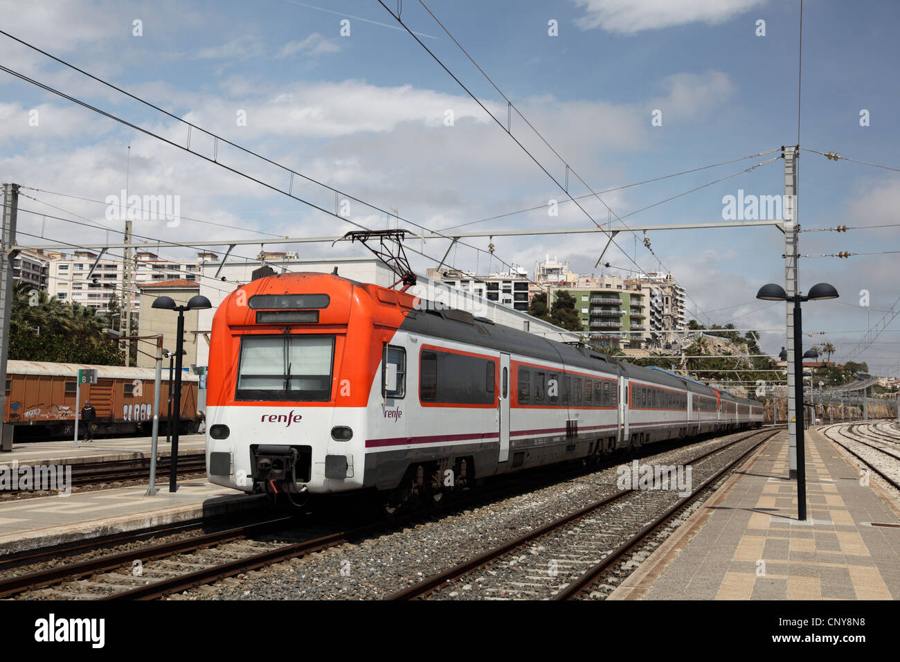 Passenger train at the station of Tarragona, Spain Stock Photo Alamy