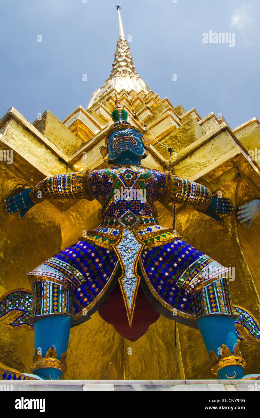 Statue at the Grand Palace, Bangkok Stock Photo - Alamy
