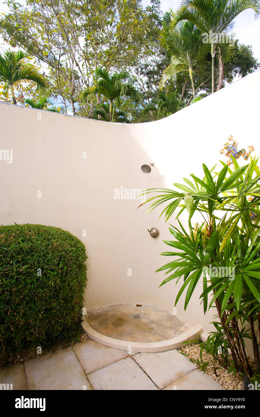 Outdoor shower at the lodge at chaa creek Stock Photo Alamy