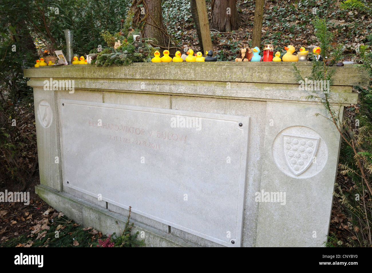Tomb of Loriot, Vicco von Buelow, 1923 - 2011, humorist, cartoonist,  actor, Waldfriedhof Heerstrasse, Berlin, Germany, Europe Stock Photo