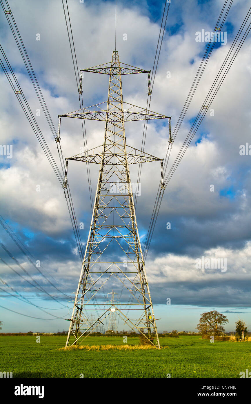 Pylons in a row uk hires stock photography and images Alamy