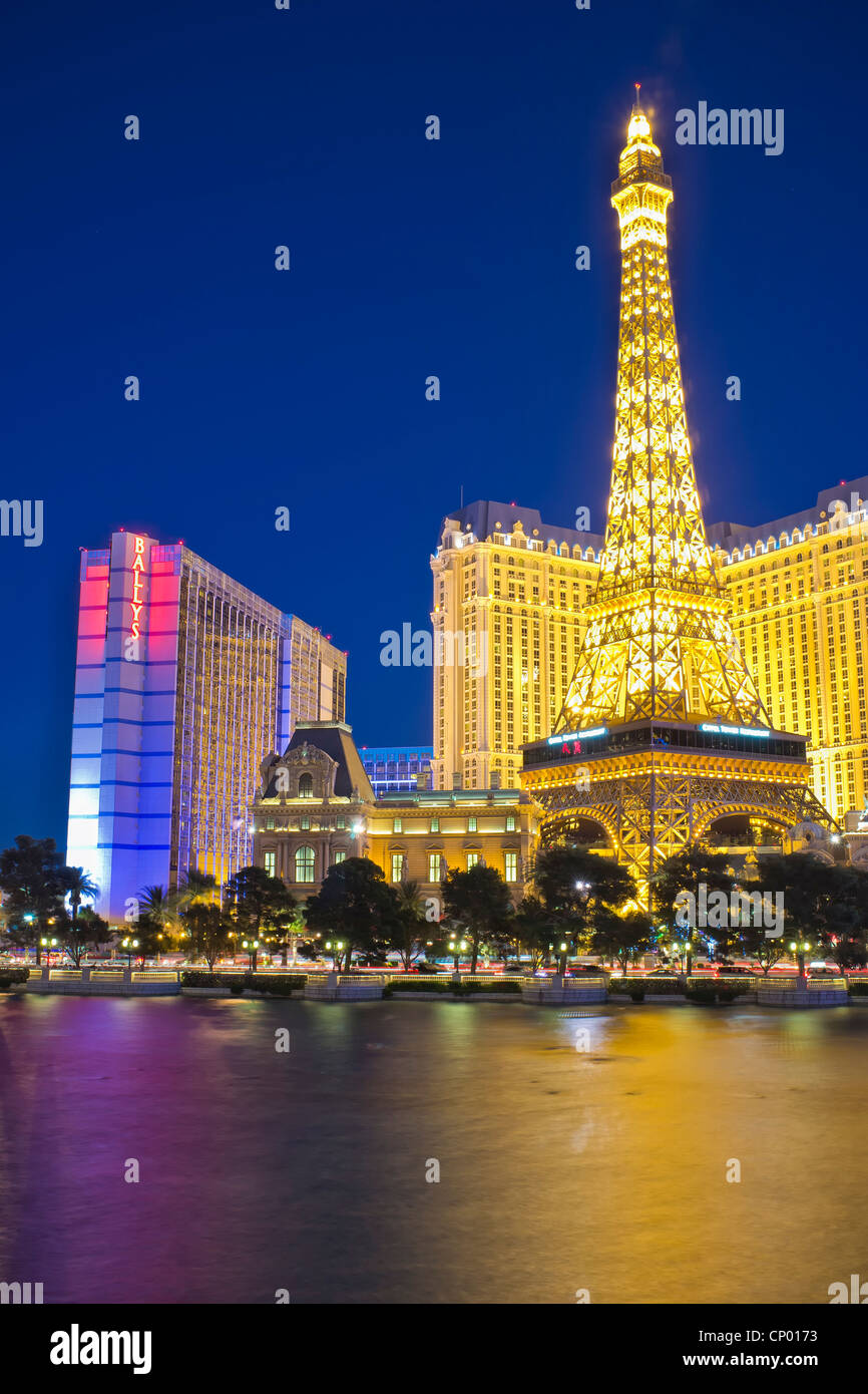 View of Paris Las Vegas and Bellagio Hotel & Casino at night Stock Photo -  Alamy