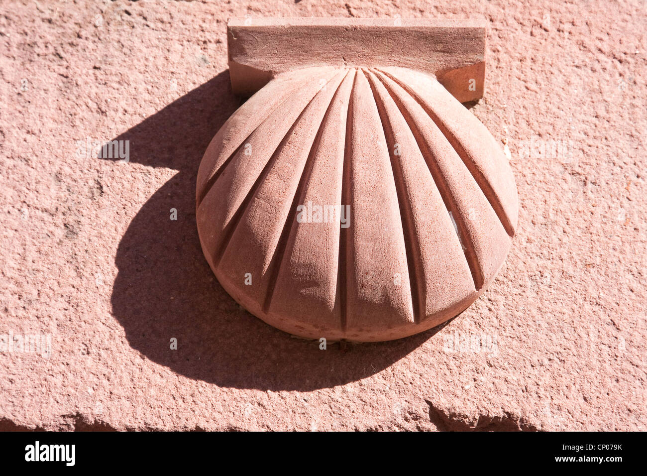 scallop shell as decoration at a door, France, Pyr�nn�es-Atlantiques, St.-Jean-Pied-de-Port Stock Photo