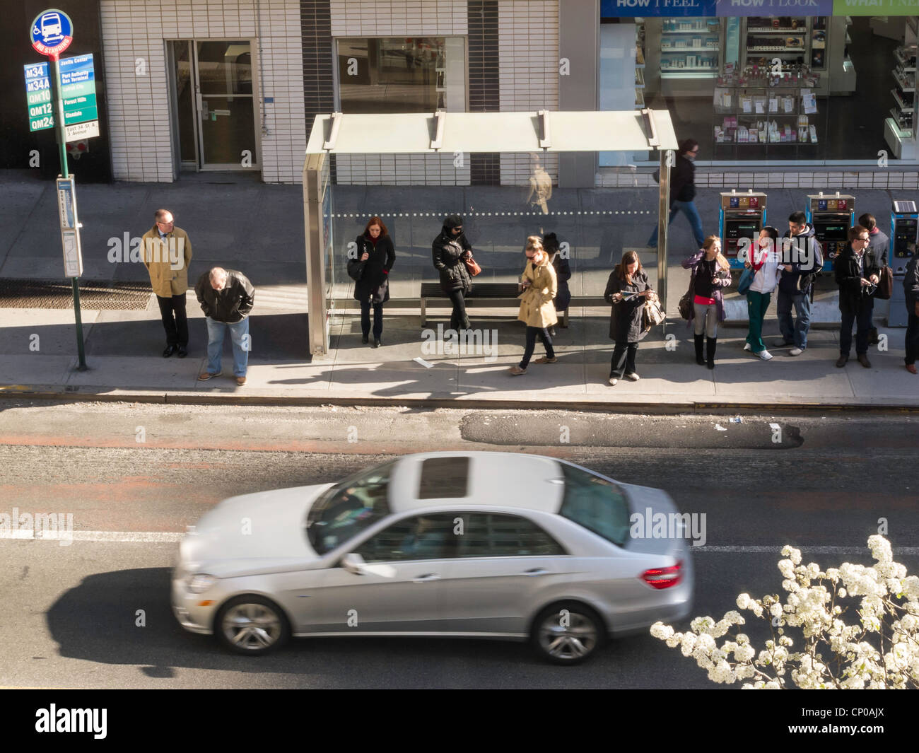 New York Bus Shelter High Resolution Stock Photography and Images - Alamy