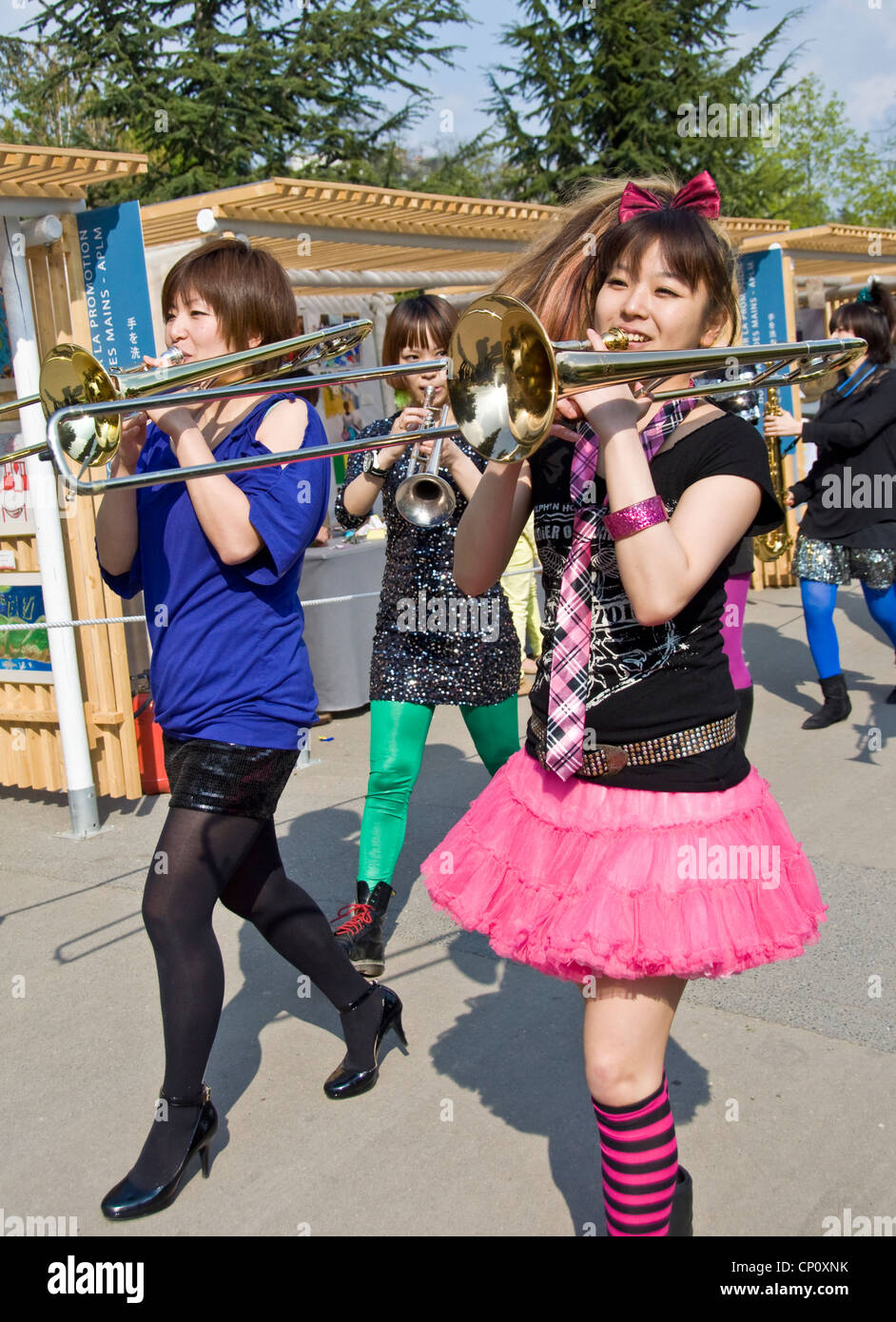 Japanese girls music band during 'Le jardin japonais' (the japanese garden), an event at the Jardin d'acclimatation - Paris Stock Photo