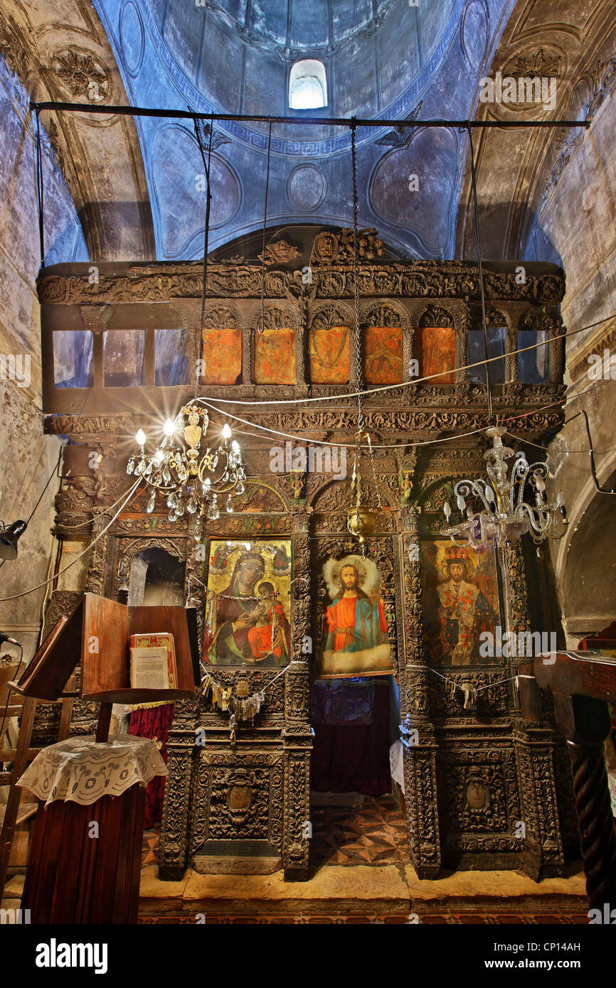 Impressive woodcut iconostasis in Panagia Agiogalousaina monastery, Agio Gala village, Chios island, Aegean sea, Greece Stock Photo