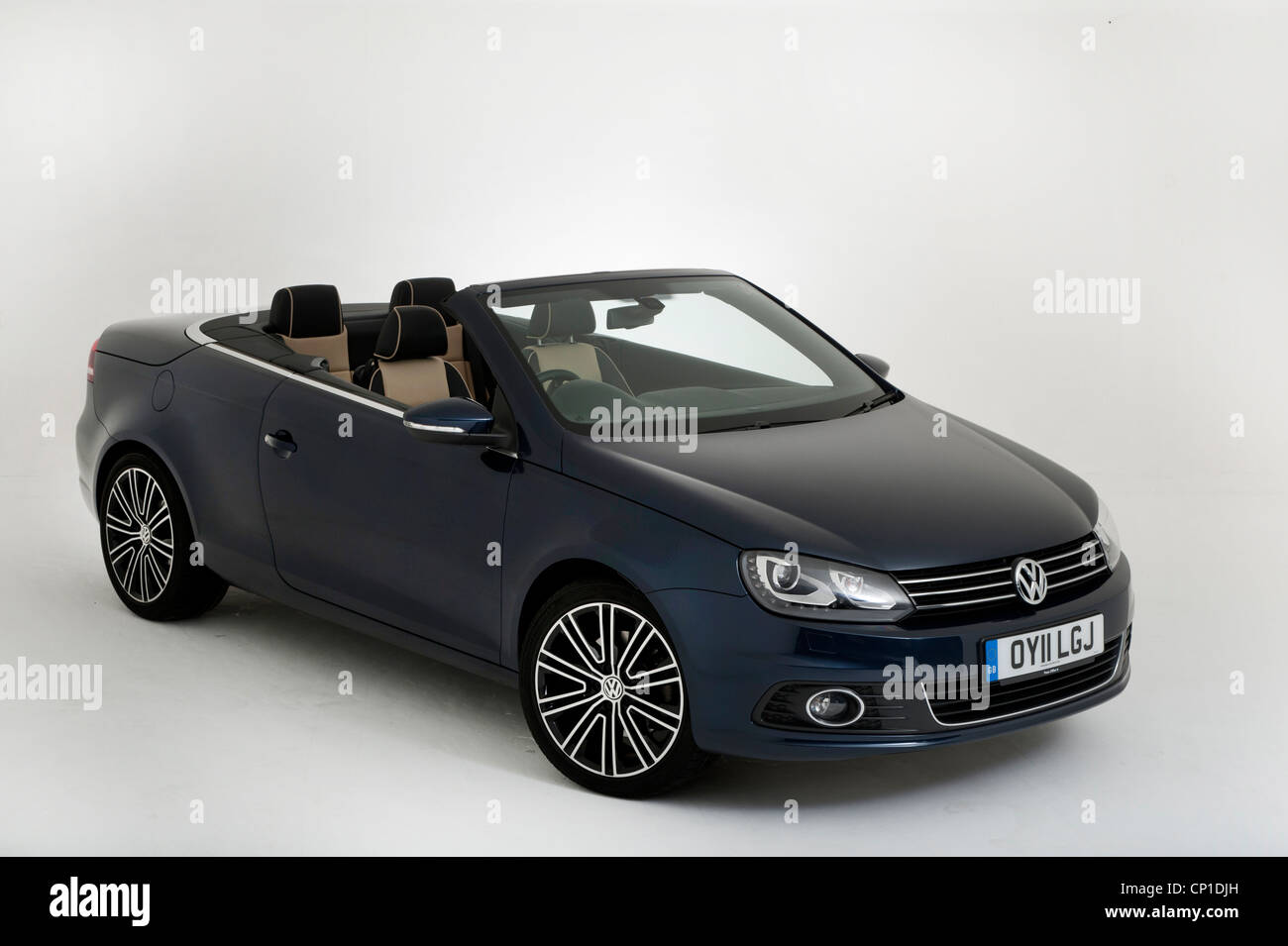 Disturb Perth Abolished Volkswagen eos hi-res stock photography and images - Alamy