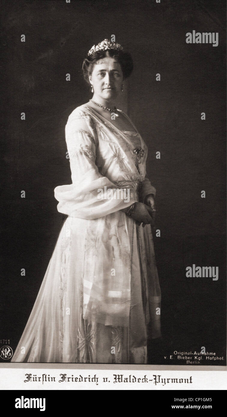Bathildis, 21.5.1873 - 6.4.1962, Princess of Waldeck and Pyrmont 9.8.1895 - 13.11.1918, half length, picture postcard, Ernst Bieber, Berlin, circa 1910, , Stock Photo