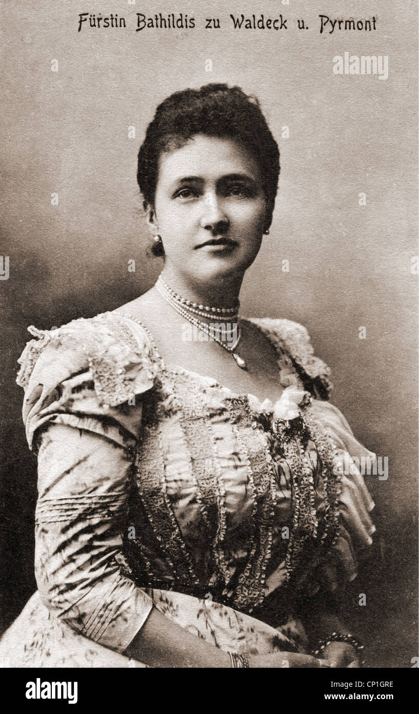 Bathildis, 21.5.1873 - 6.4.1962, Princess of Waldeck and Pyrmont 9.8.1895 - 13.11.1918, half length, picture postcard, Paul Molsberger, Arolsen, circa 1905,  , Stock Photo