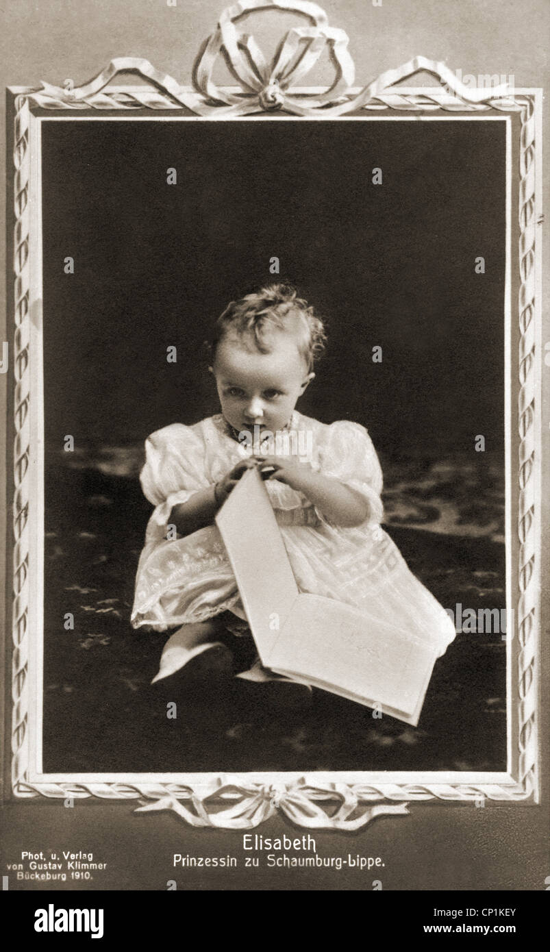 Elisabeth Hermine, 31.5.1908 - 25.2.1933, princess of Schaumburg-Lippe, as child, picture postcard by Gustav Klimmer, Bueckeburg, 1910, Stock Photo