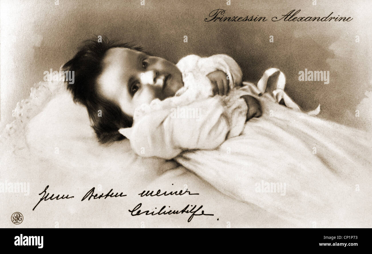 Alexandrine Irene, 7.4.1915 - 2.10.1980, Princess of Prussia, as child, picture postcard, von Duehren, Berlin, 1915, Stock Photo