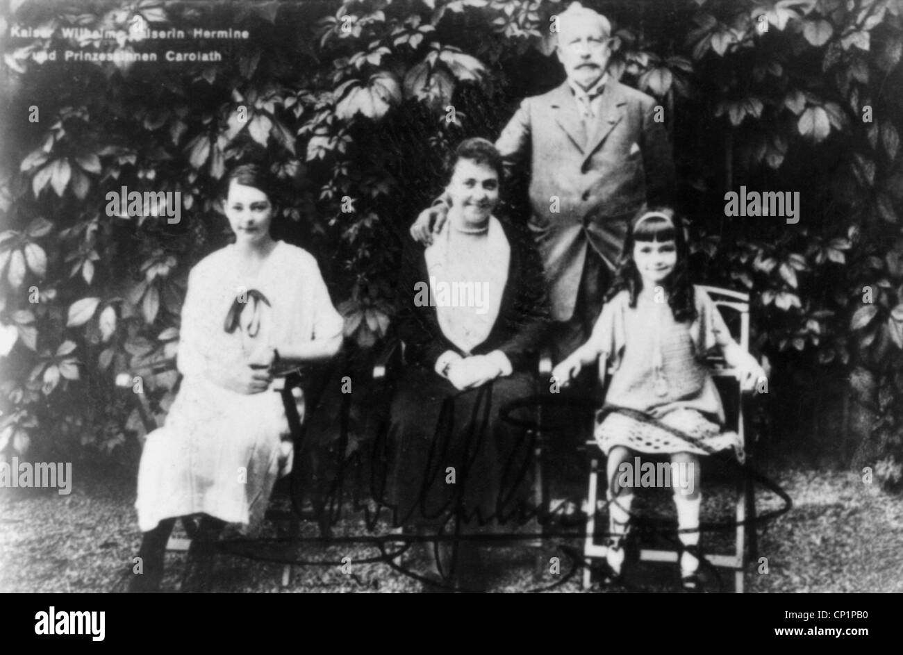 William II, 27.1.1859 - 4.6.1941, German emperor 15.6.1888 - 9.11.1918, exile, with wife Hermine and her daughters Caroline and Henriette von Schoenaich-Carolath, Huis Doorn, Netherlands, um 1925, Stock Photo