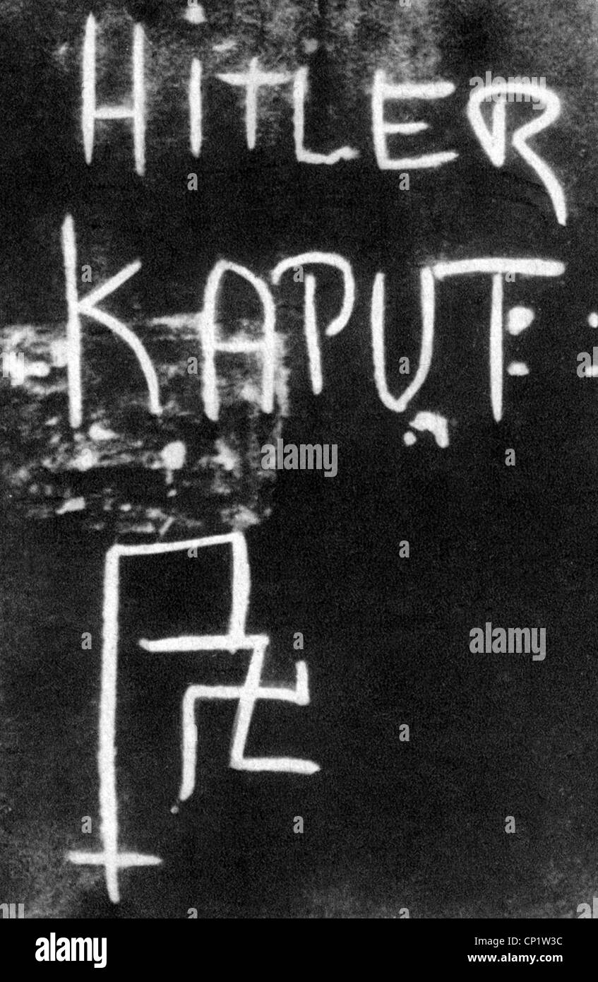 Second World War / WWII, Germany, end of the war, inscription on a wall: 'Hitler kaput', spring 1945, Additional-Rights-Clearences-Not Available Stock Photo