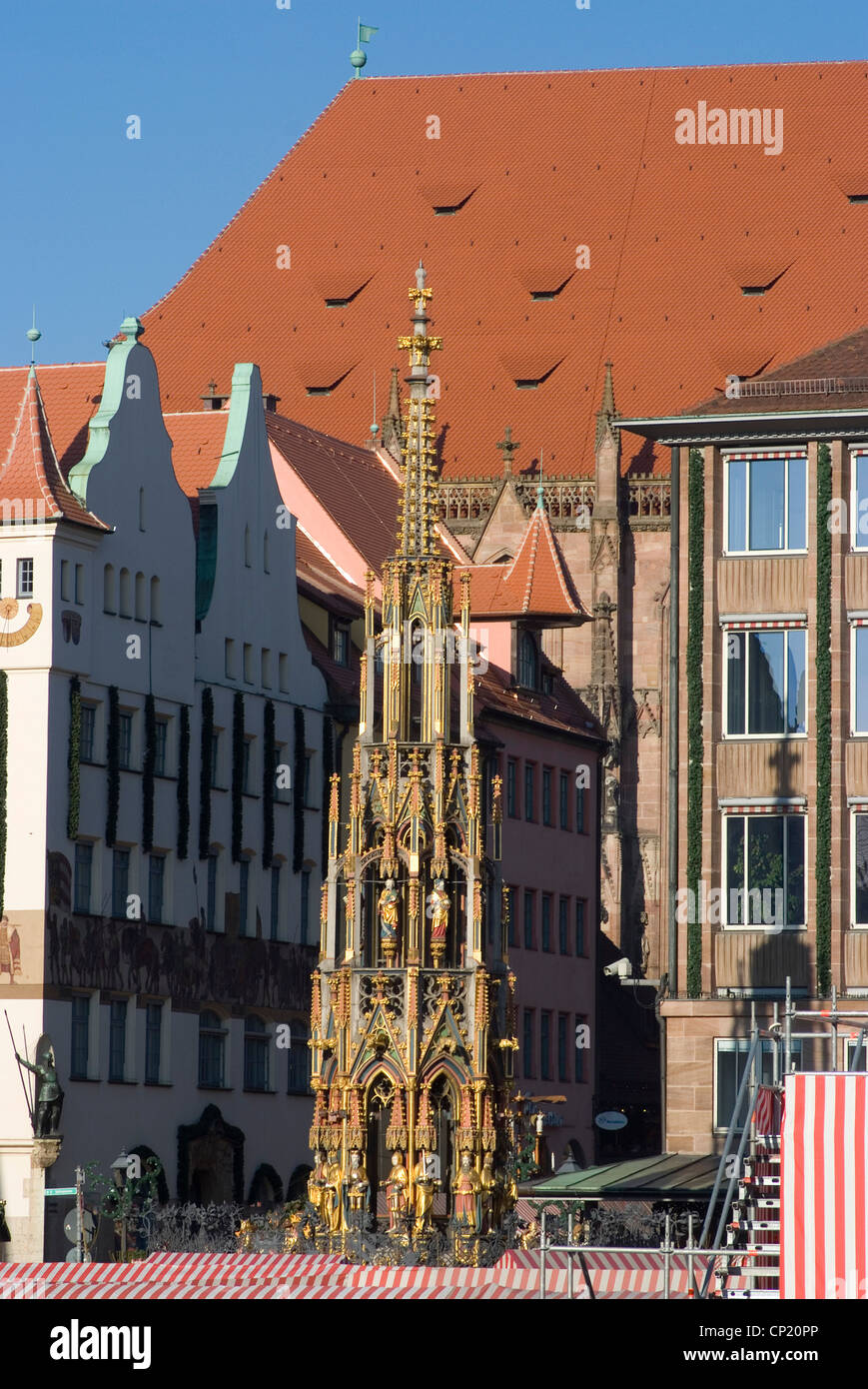 Schoene Brunnen (beautiful fountain), Nuremberg Stock Photo Alamy