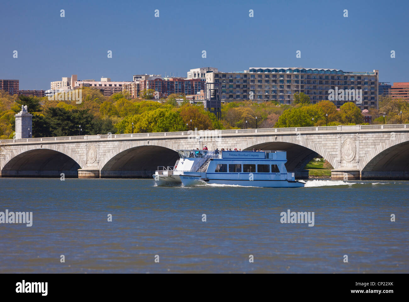 WASHINGTON, DC, USA - Potomac River cruise ship. Memorial Bridge and Rosslyn, VA skyline. Stock Photo