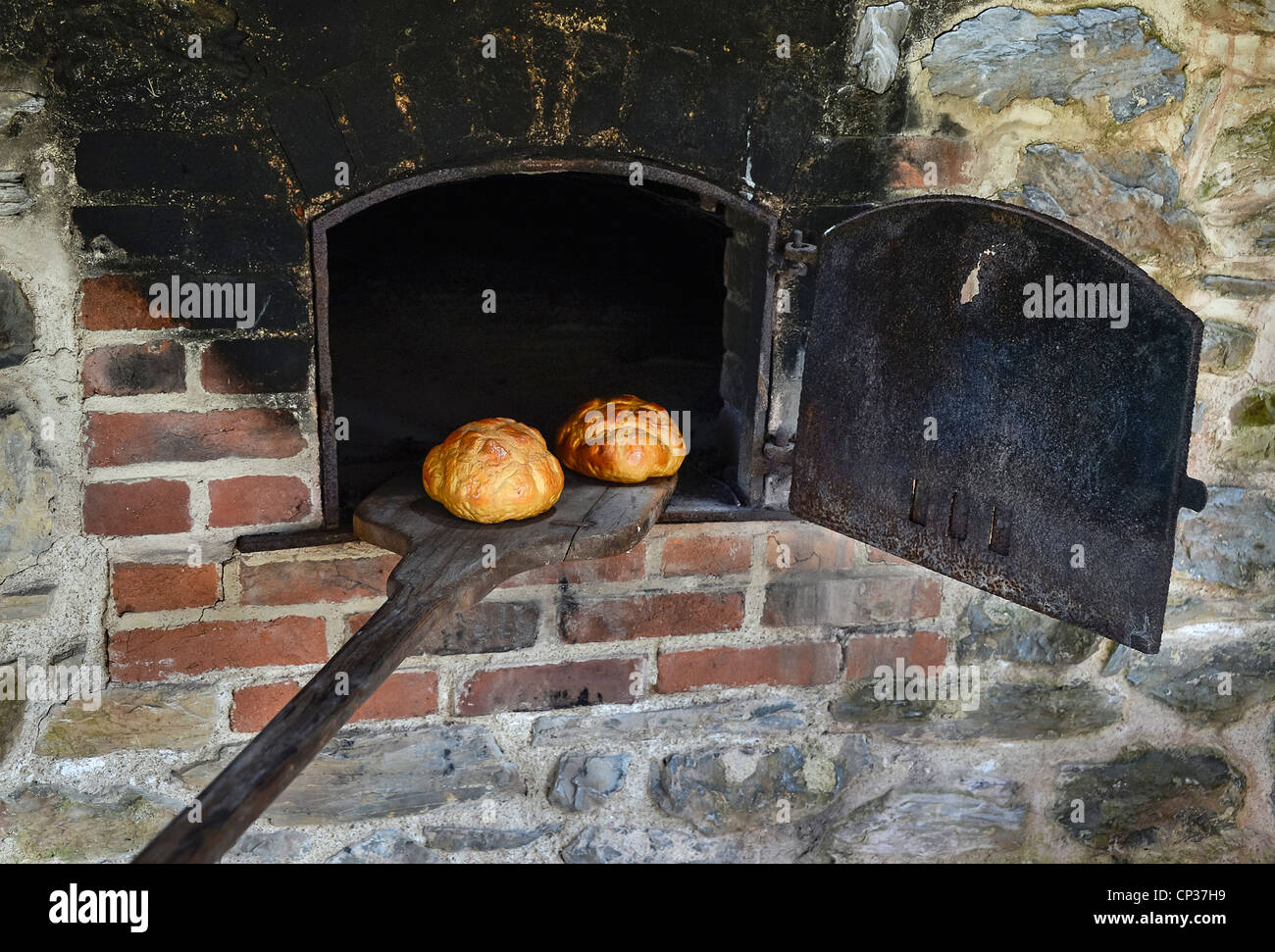 Fresh bread from traditional brick oven Stock Photo - Alamy