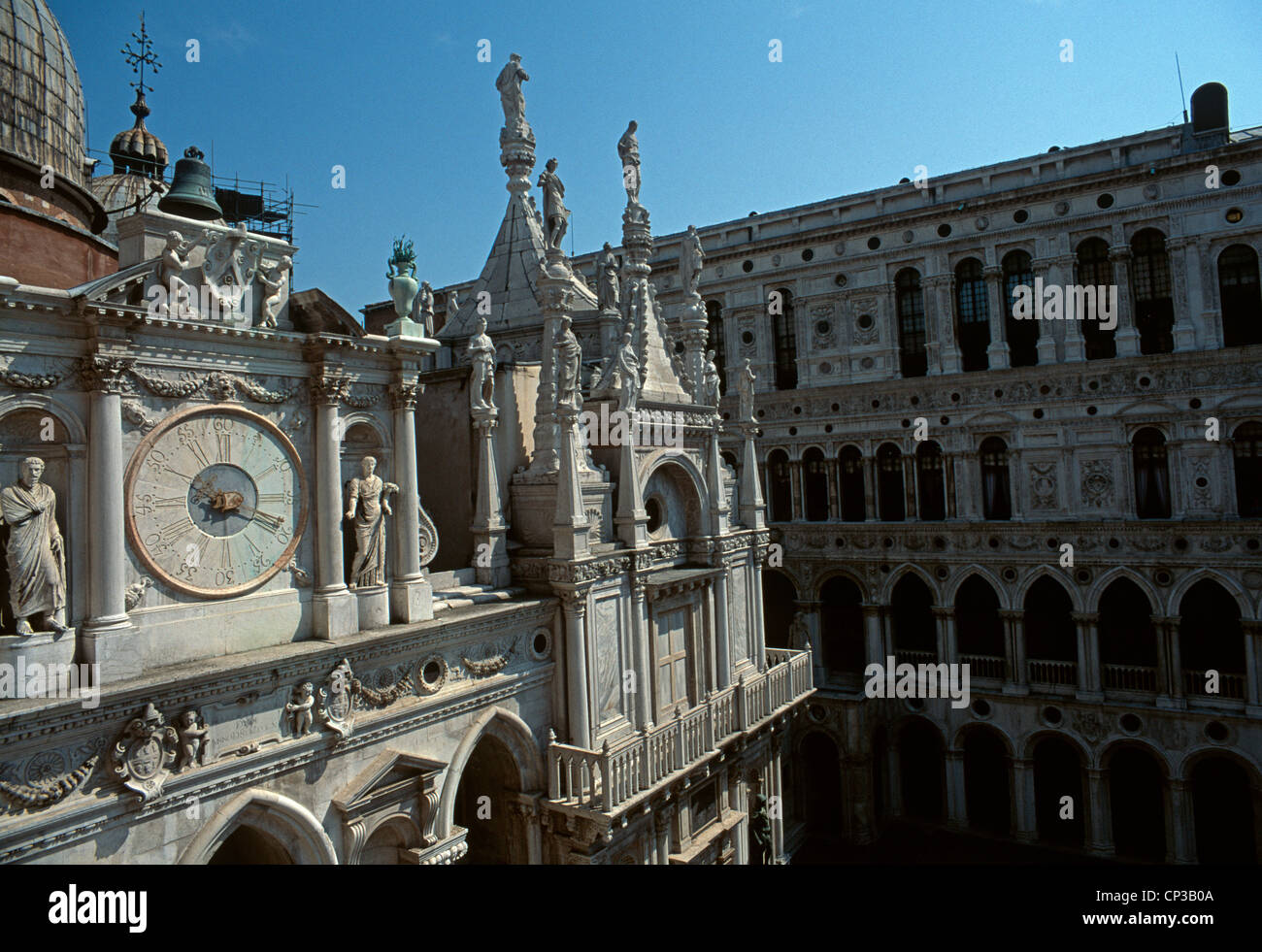 Courtyard doges palace venice hi-res stock photography and images - Alamy