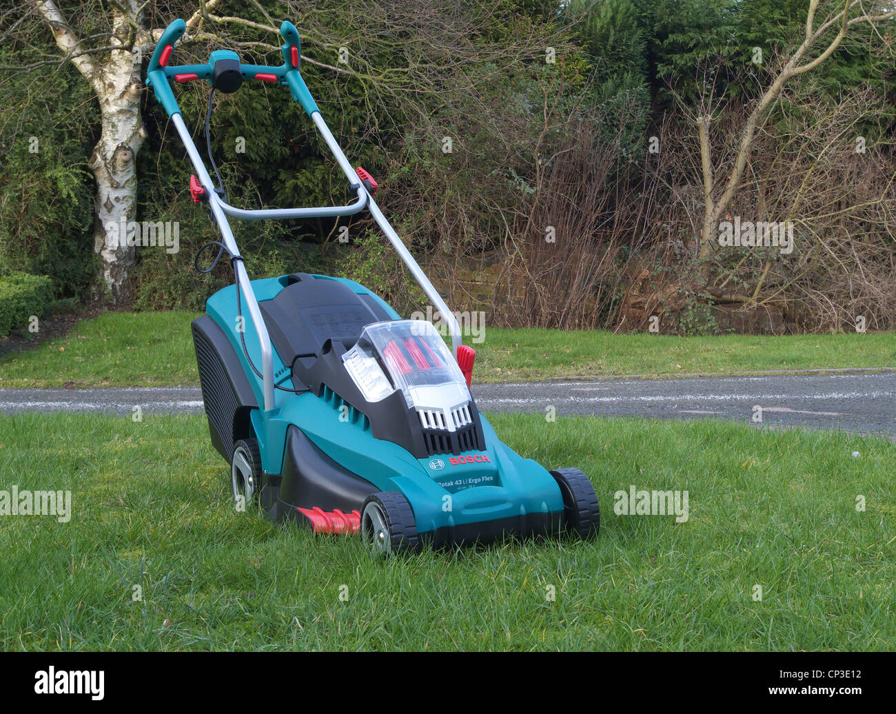 Powered lawnmower hi-res stock photography and images - Alamy