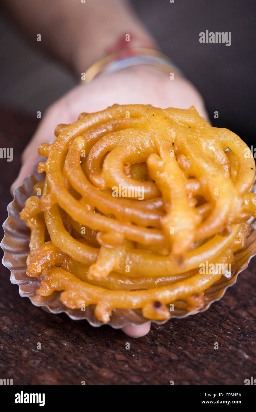 Fresh jalebi at the Old and Famous Jalebi Wala (at the corner of Dariba