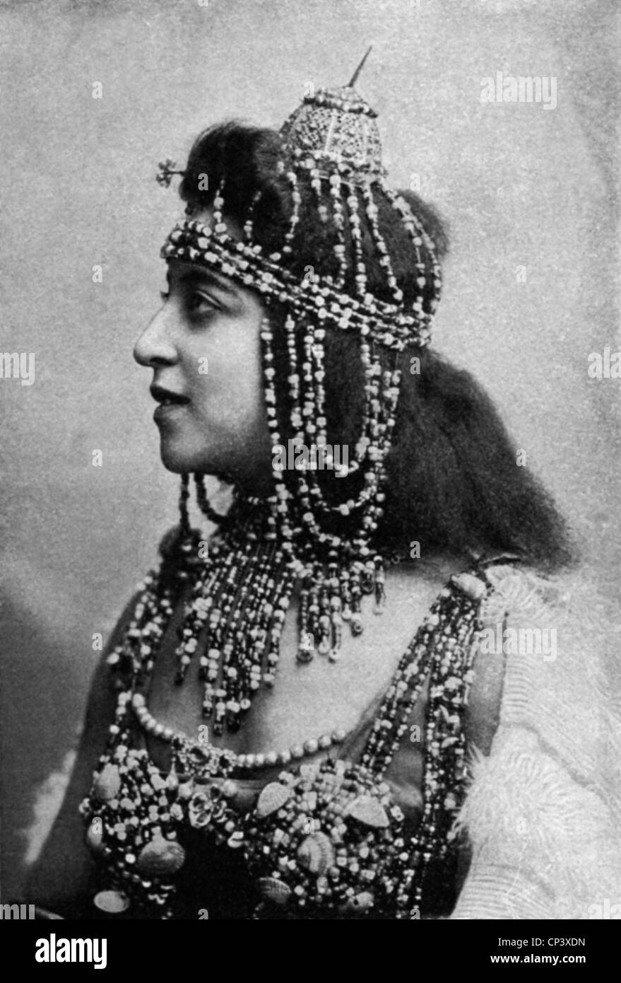 Kara, Carlotta, French singer, portrait, profile, with jewellery, circa 1900, , Stock Photo