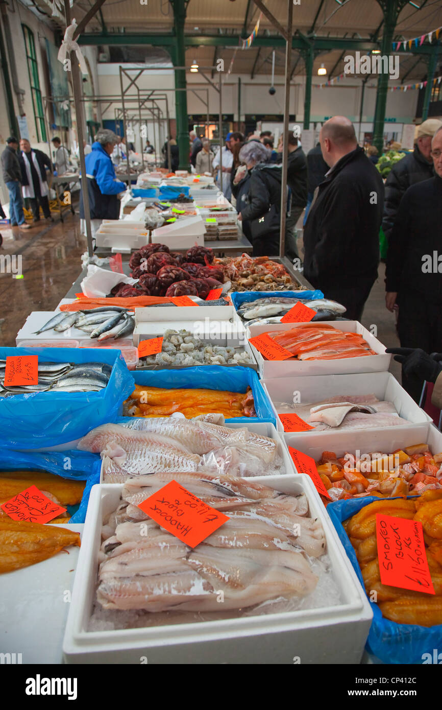 Ireland, North, Belfast, St Market, fresh fish display Stock Photo Alamy