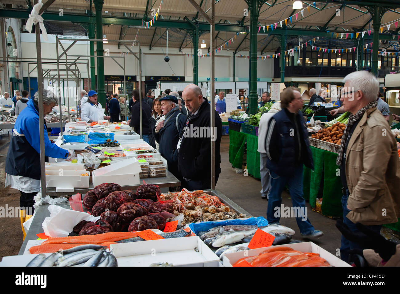 Ireland, North, Belfast, St Market, fresh fish display Stock Photo Alamy
