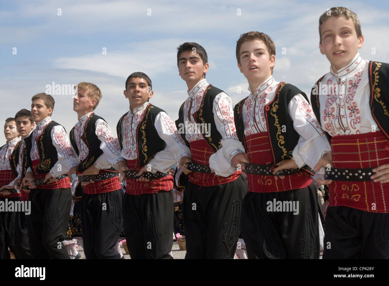 Bulgaria - Kazanl? K. Festival of Roses. Children in traditional ...