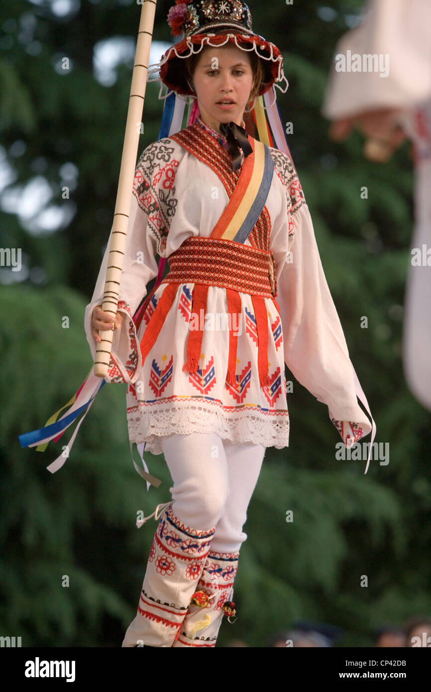 Bulgaria - Veliko T? Rnovo. International Folklore Festival. Romanian girl in traditional costume performs a dance Stock Photo