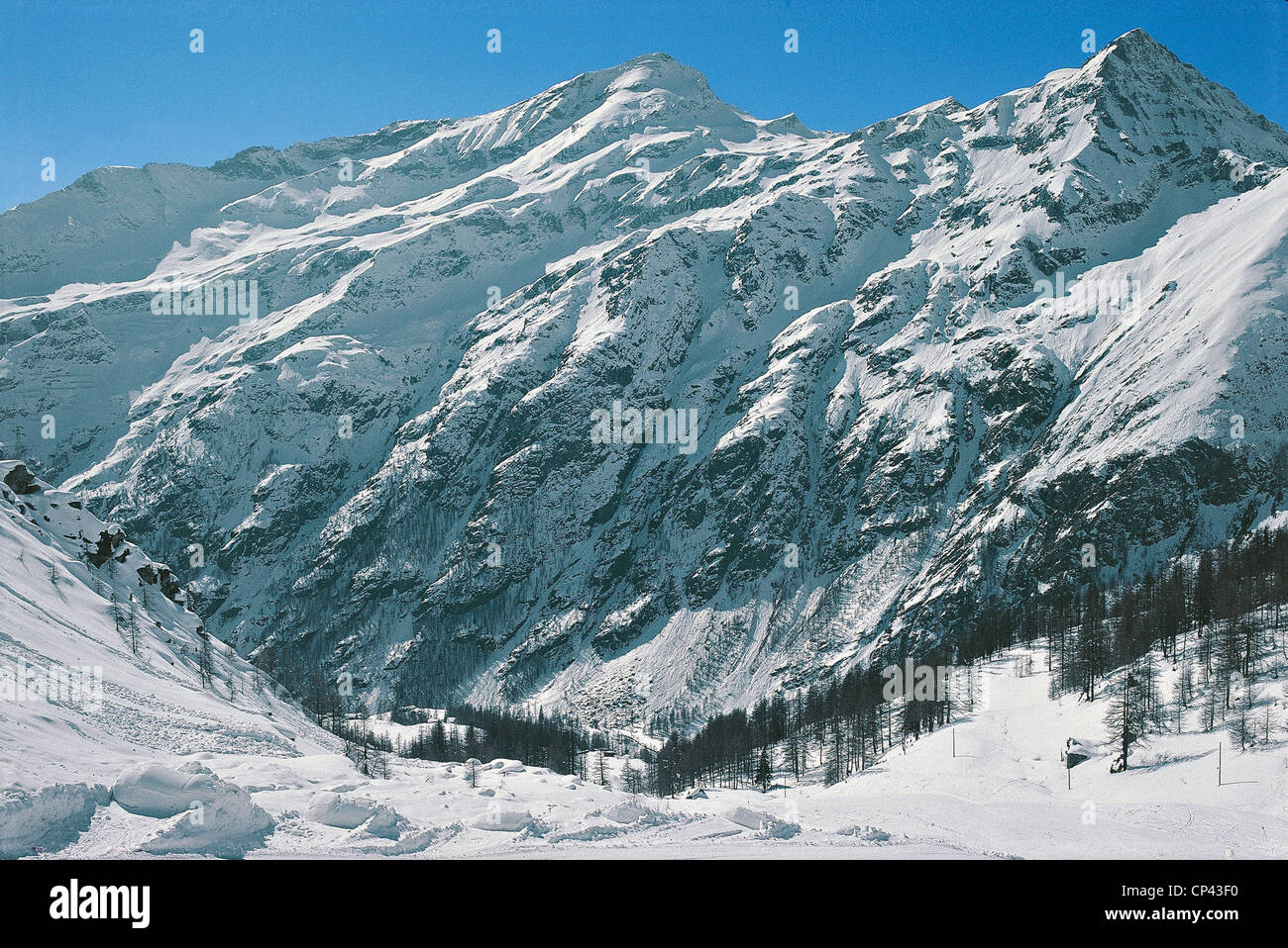 Valle D'aosta - Valle Di Gressoney (ao) - The Gray Head Mountain And 