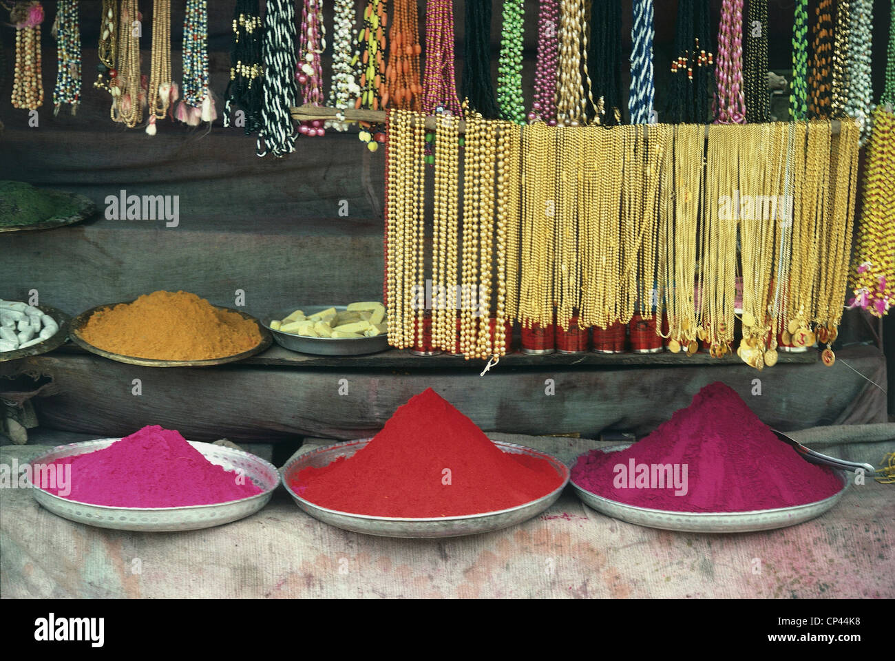 India - Cosmetics for eyes in the market for sale Stock Photo - Alamy