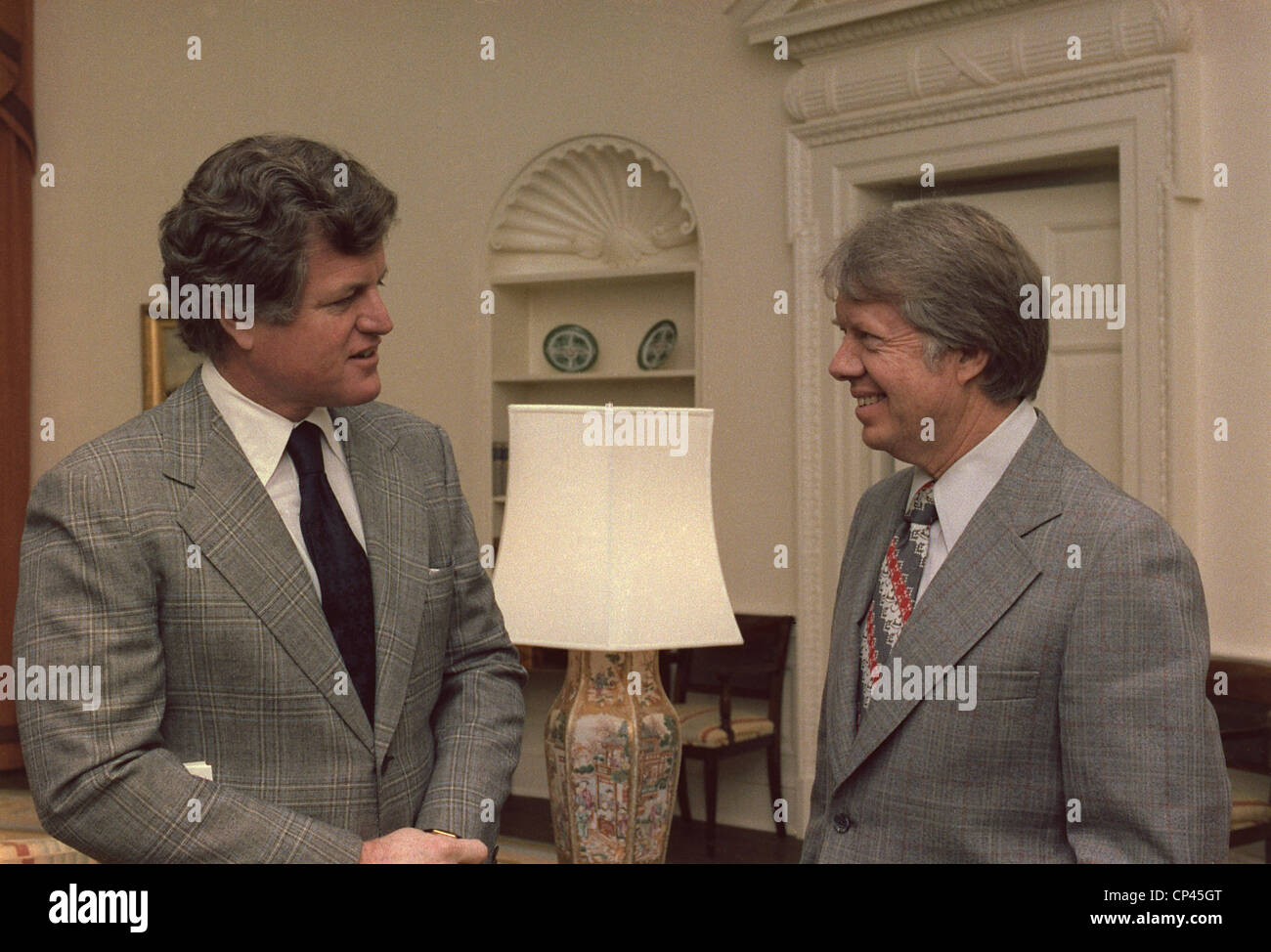 Senator Edward Kennedy 1932-2009 meets with President Jimmy Carter in the Oval Office in 1977. Stock Photo