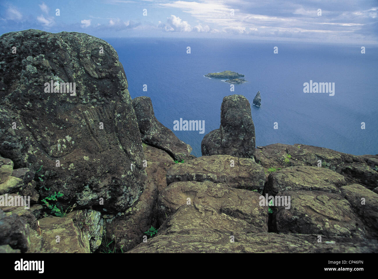Orongo Rocks CHILE EASTER ISLAND Orongo ROCK ENGRAVINGS Stock Photo - Alamy