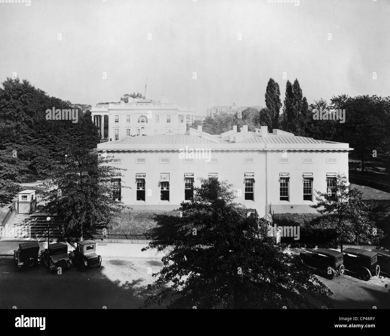 west-wing-of-the-white-house-was-built-as-a-temporary-office-building