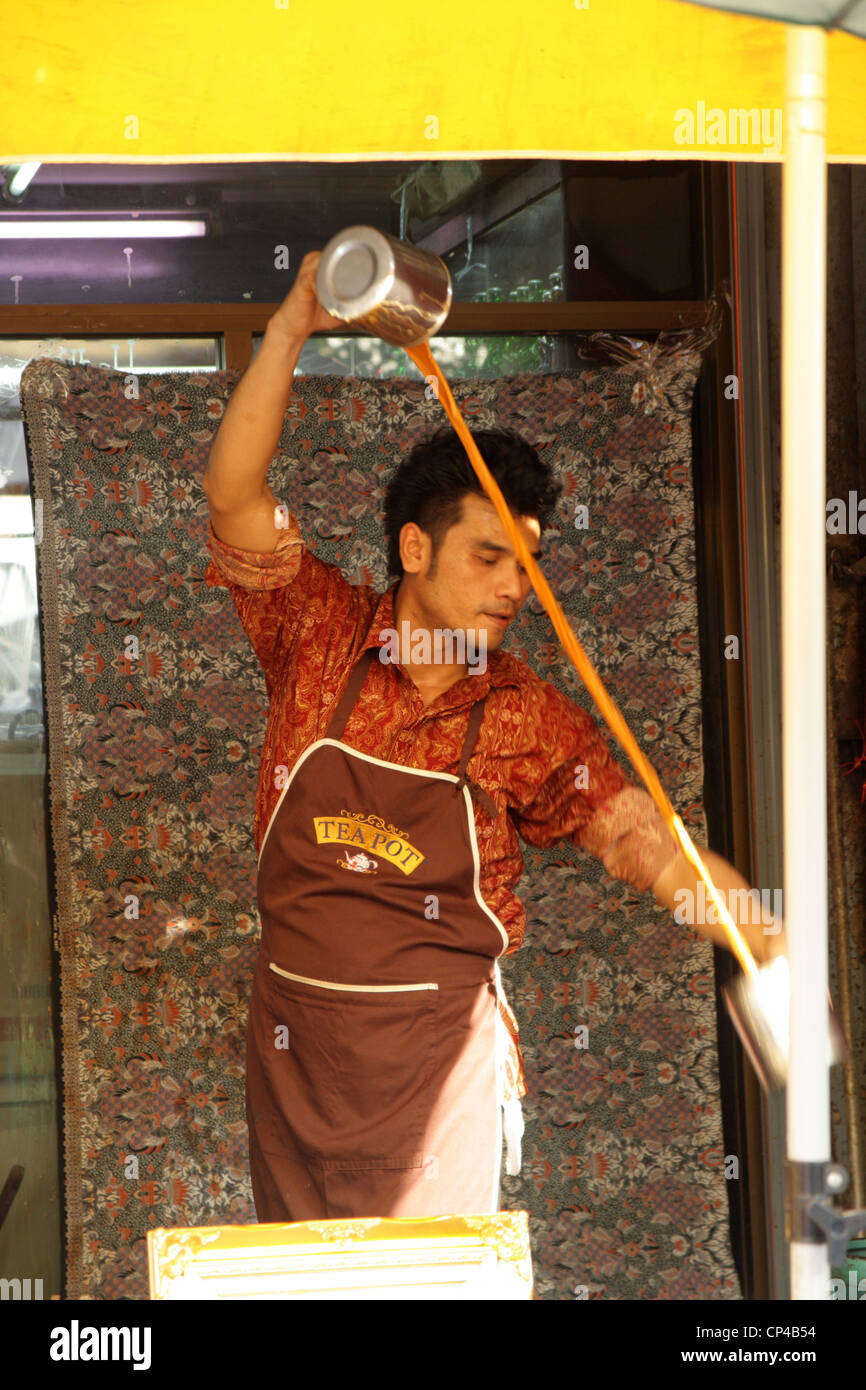 Thai Spiced Iced Tea blending at Chatuchak Weekend Market in Bangkok