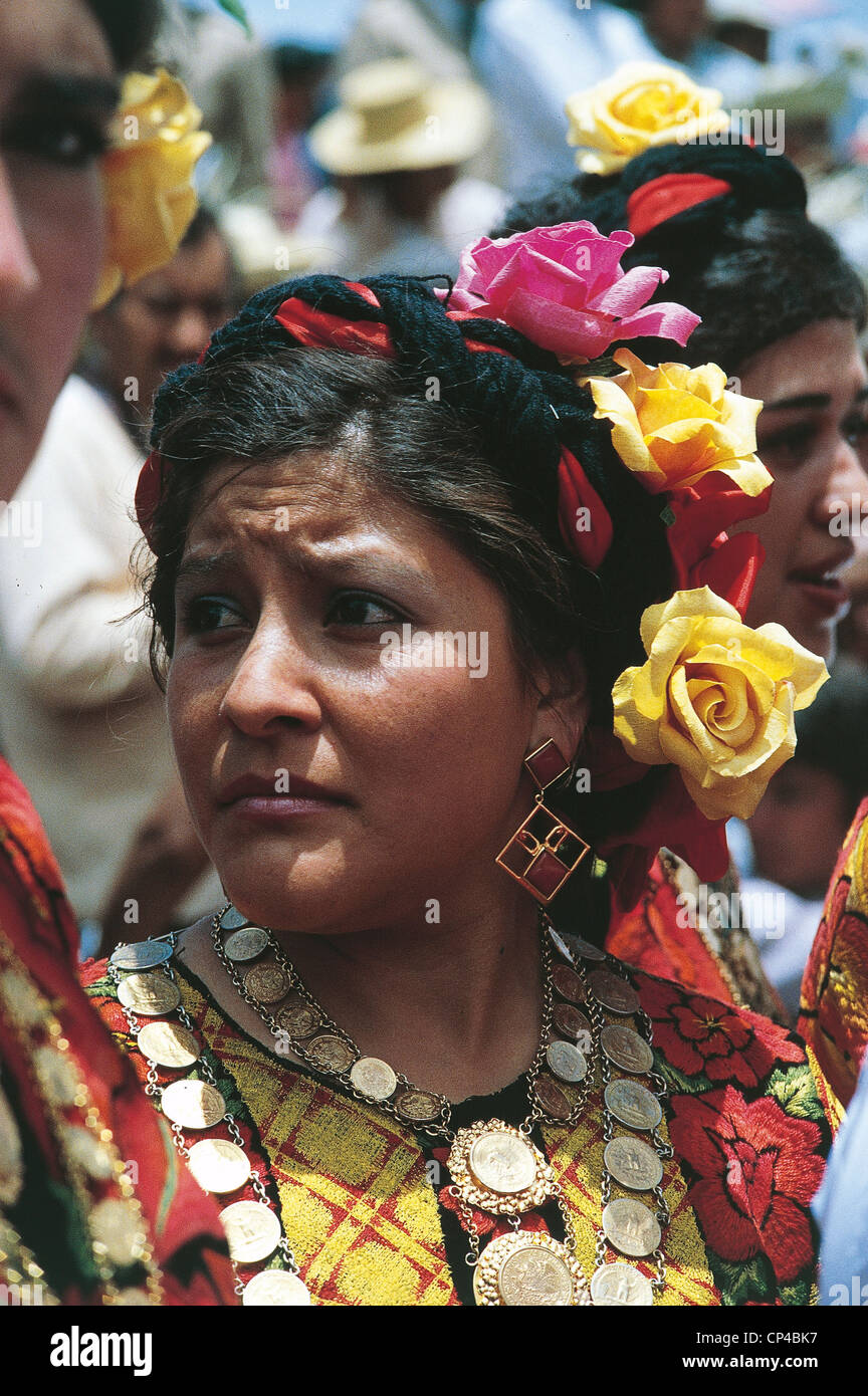 Zapotec OAXACA MEXICO GIRL IN COSTUME Stock Photo
