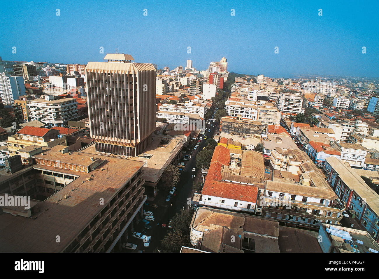 https://c8.alamy.com/comp/CP4GG7/senegal-dakar-view-of-the-city-from-the-terrace-of-the-hotel-de-lindependence-CP4GG7.jpg