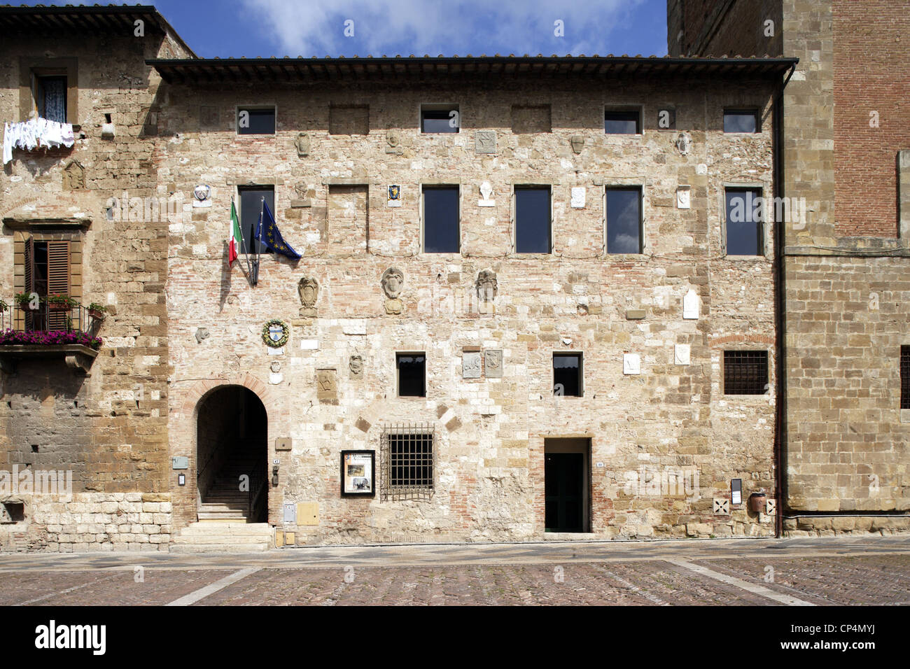 The Pretorian Palace or Podesta's Palace, 14th century. Italy, Tuscany Region, Colle Val d'Elsa (Si). Stock Photo