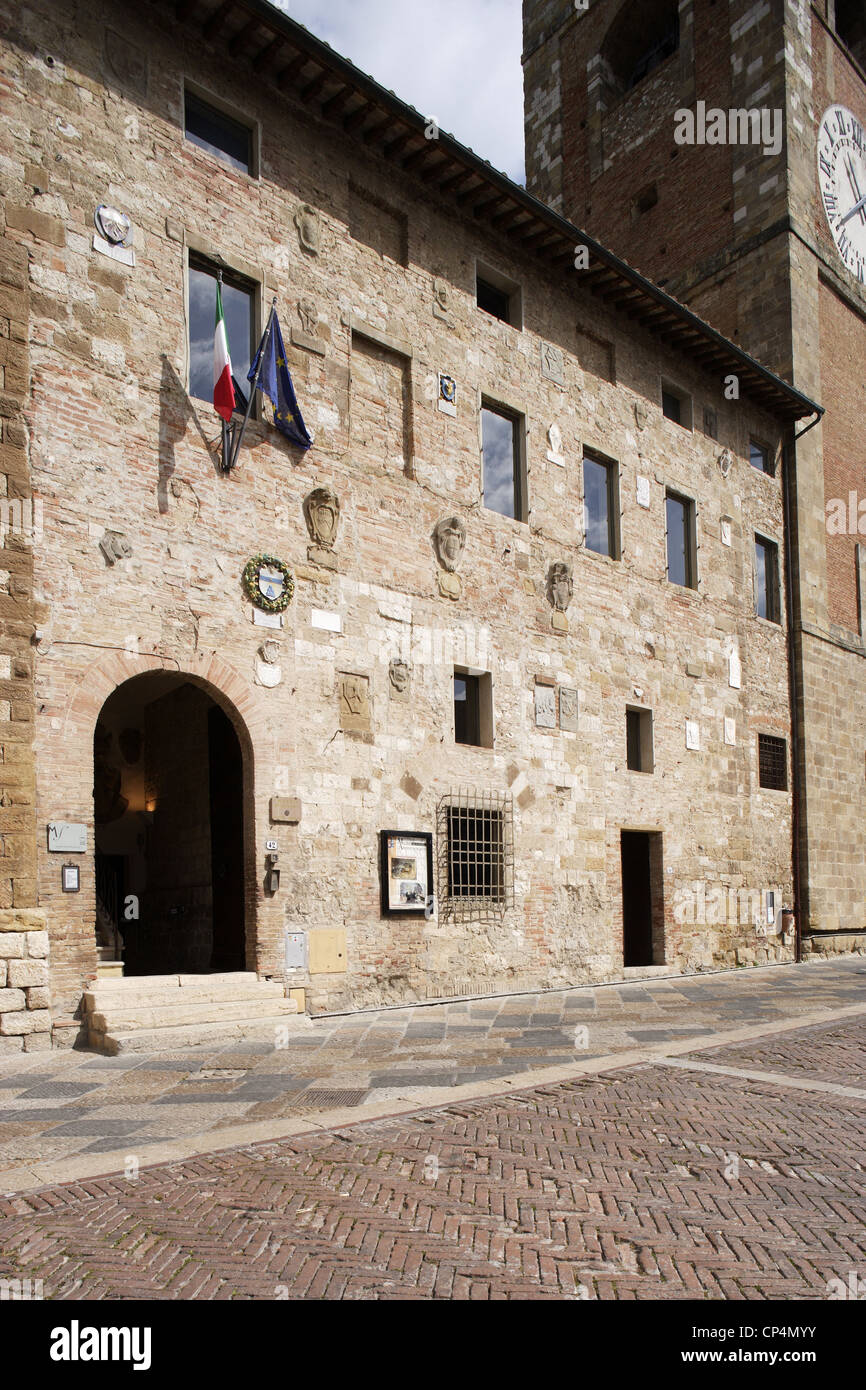 The Pretorian Palace or Podesta's Palace, 14th century. Italy, Tuscany Region, Colle Val d'Elsa (Si). Stock Photo