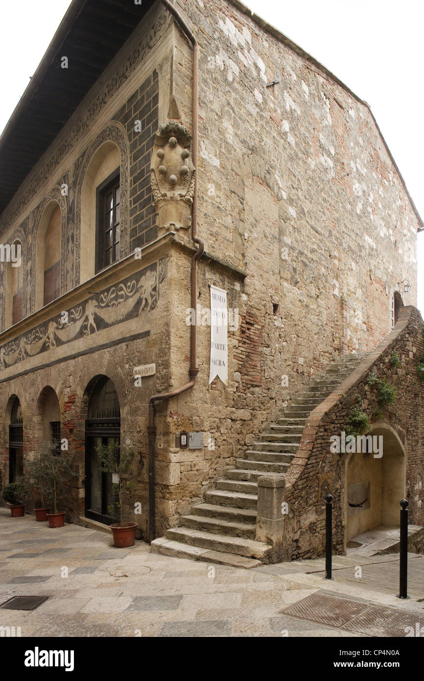 Town Hall or Pretorian Palace. Italy, Tuscany Region, Colle Val d'Elsa (Si). Stock Photo