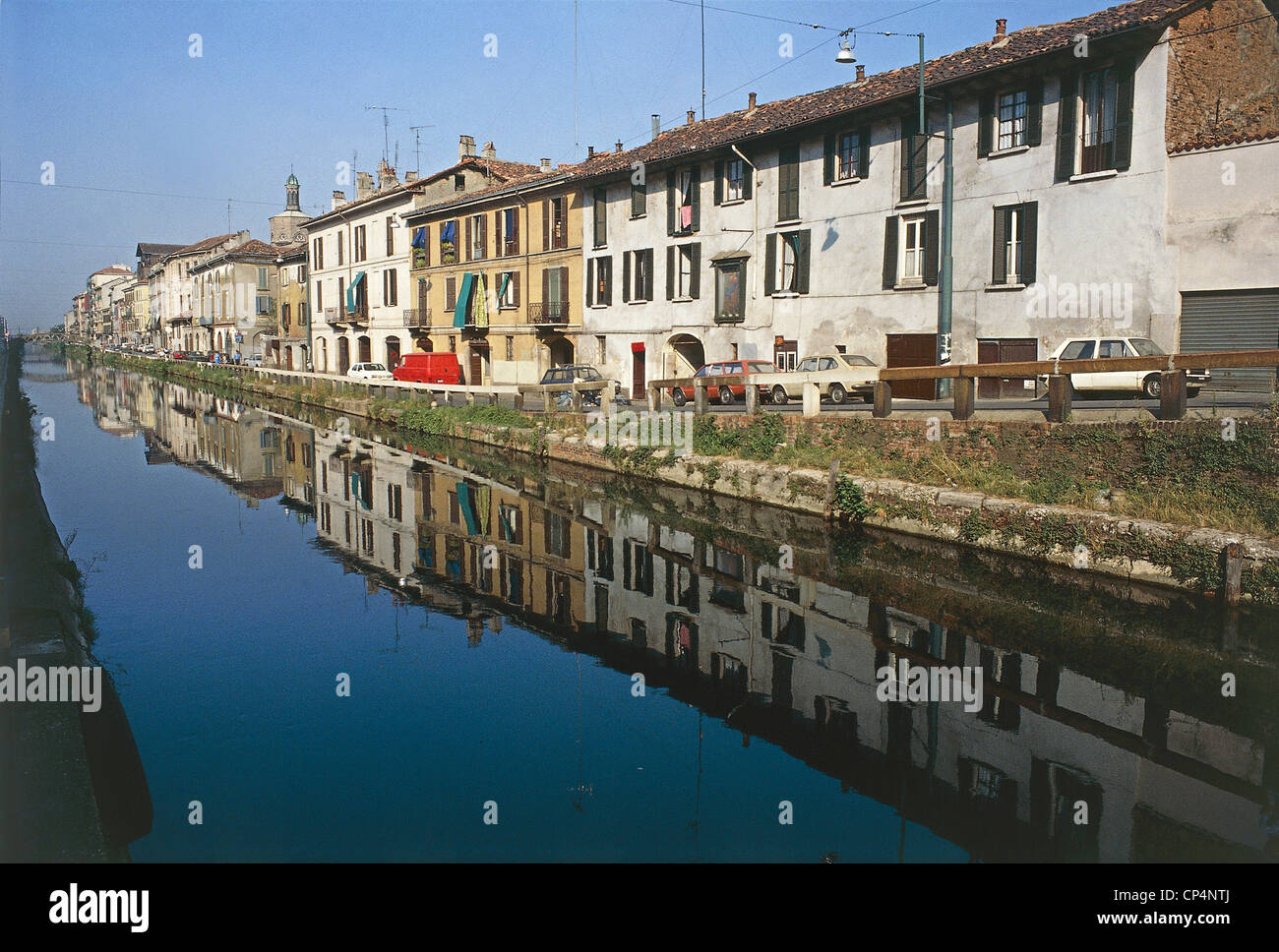 Lombardy Milan. Houses along the great vessels Stock Photo Alamy