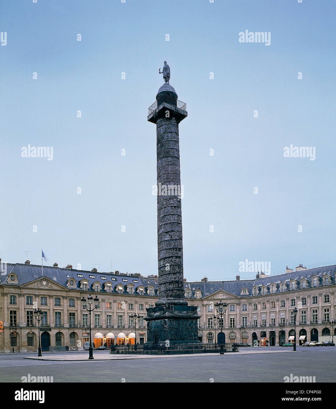 France Paris. bronze column in Place Vendome (Colonne de la Grande Armee), adorned with bas-relief on upward spiral. At top of Stock Photo