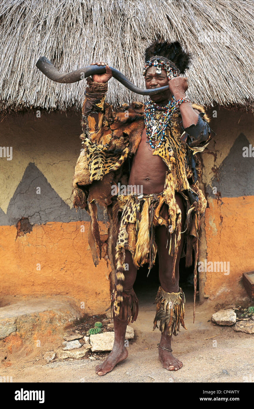 Zimbabwe Masvingo Karanga Village, healer Stock Photo Alamy