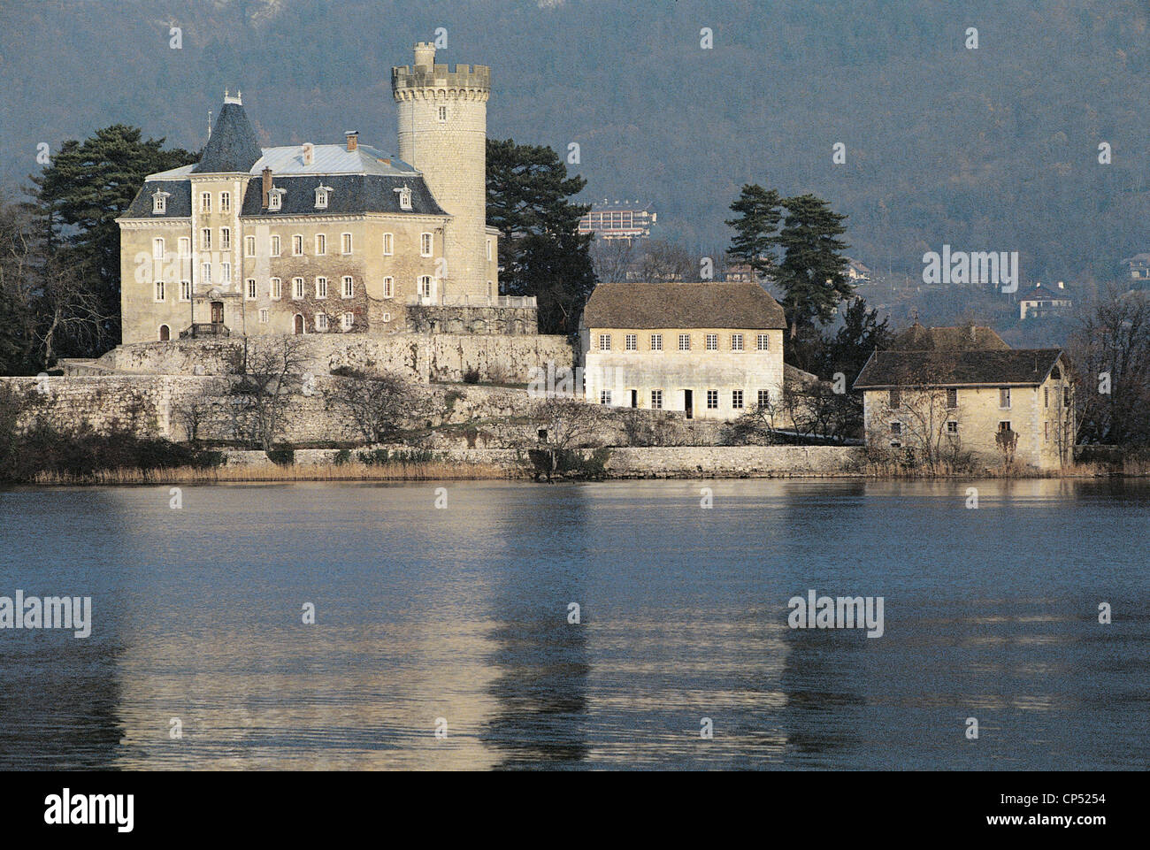 France - Rhone-Alpes. Lake Annecy Castle Duinght Stock Photo - Alamy