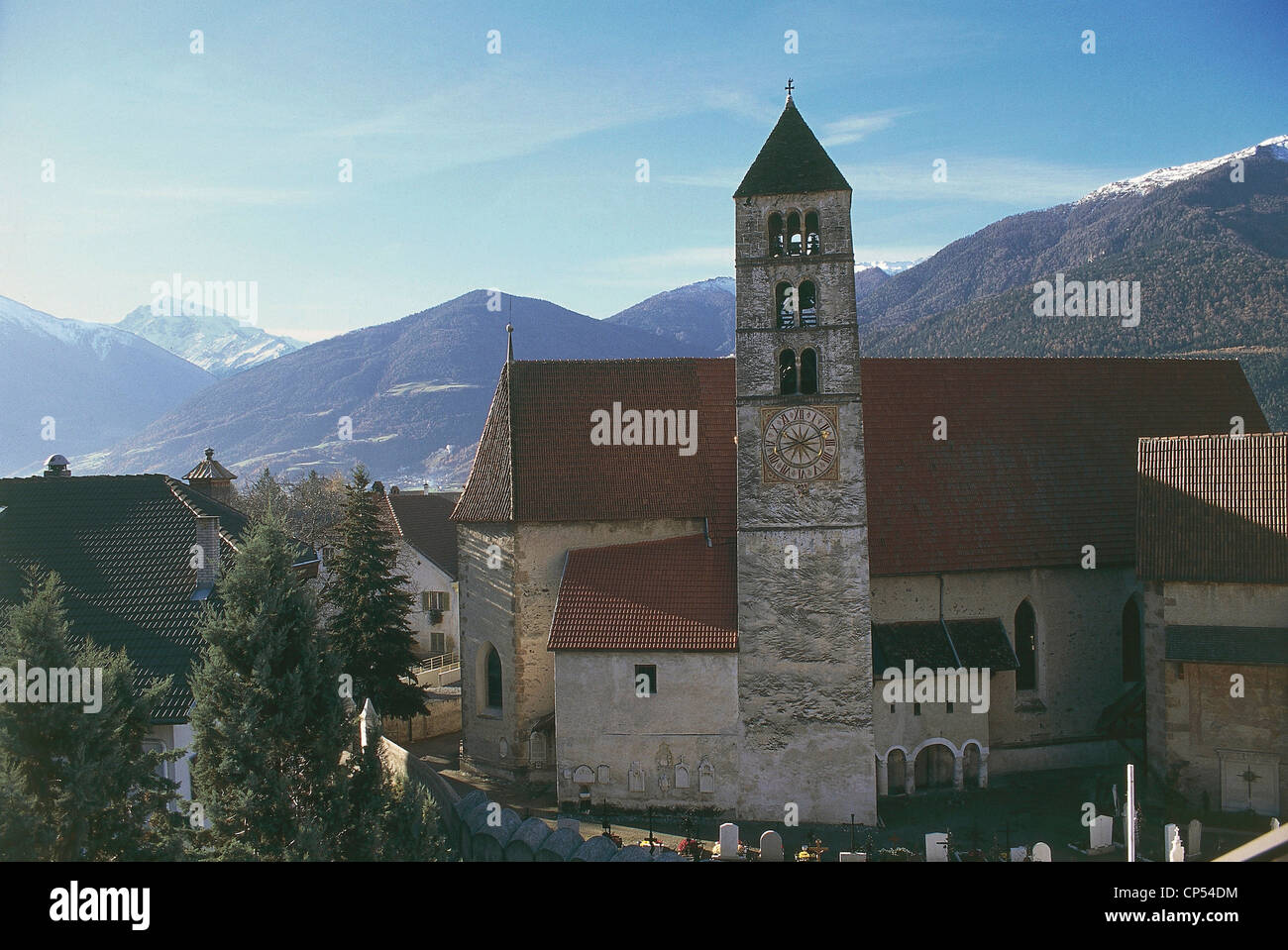 Trentino-Alto Adige - Val Venosta - Sluderno (Schluderns) (Bz). The Parish Church of St. Catherine, XV century. Stock Photo