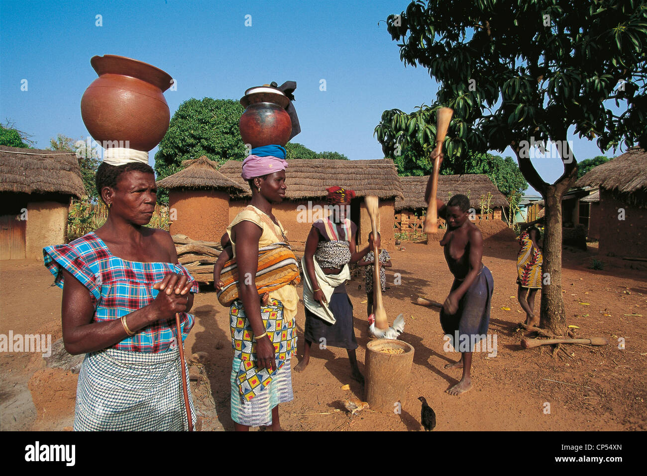 IVORY COAST COUNTRY Senoufo, STAGE OF LIFE IN A VILLAGE IN THE AREA