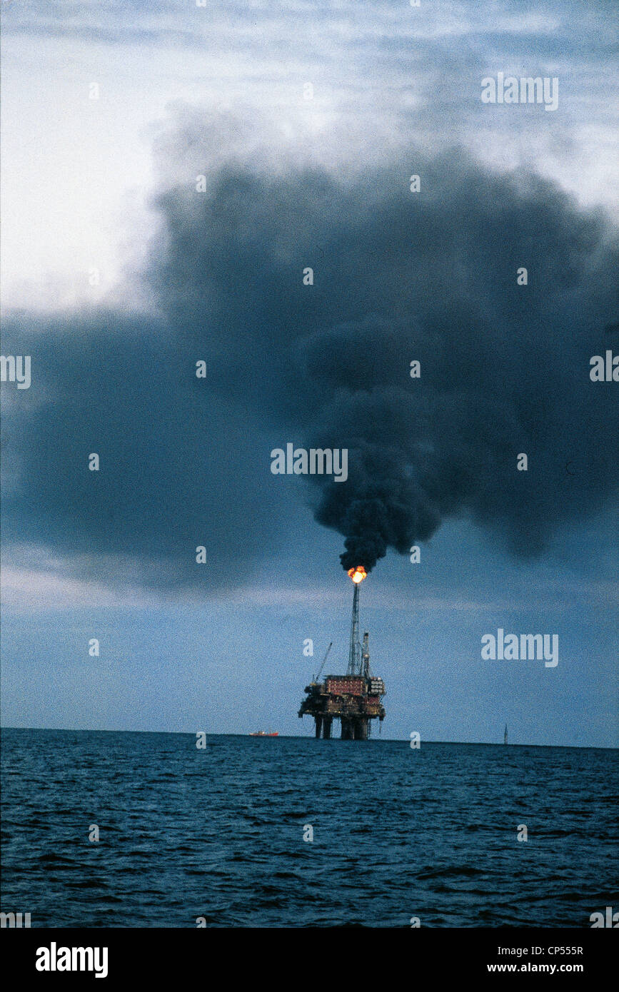 Norway, North Sea A Platform For The Extraction Of Petroleum Stock