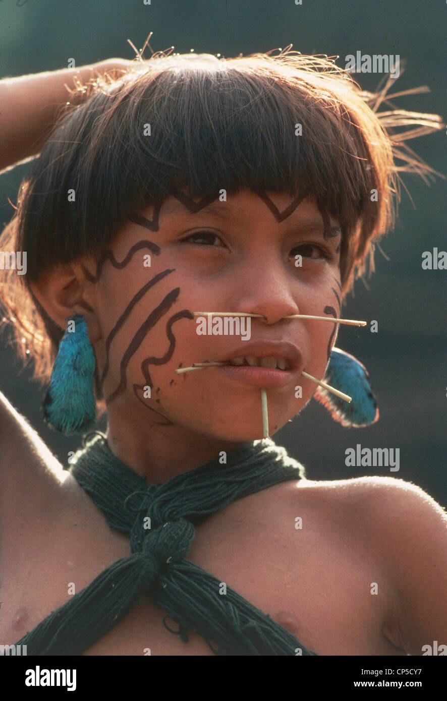 VENEZUELA AMAZON TRIBE INDIOS Yanomami 'WAWETERI Stock Photo