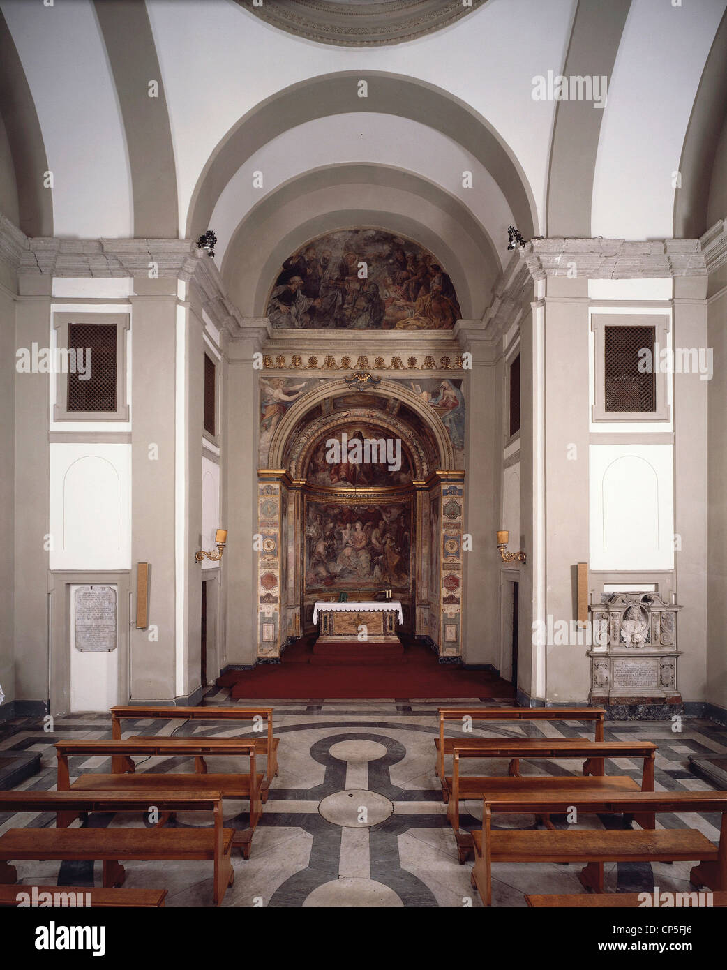 Lazio - Rome - Church of Sant 'Eligio degli Orefici. Aisle to the altar  Stock Photo - Alamy