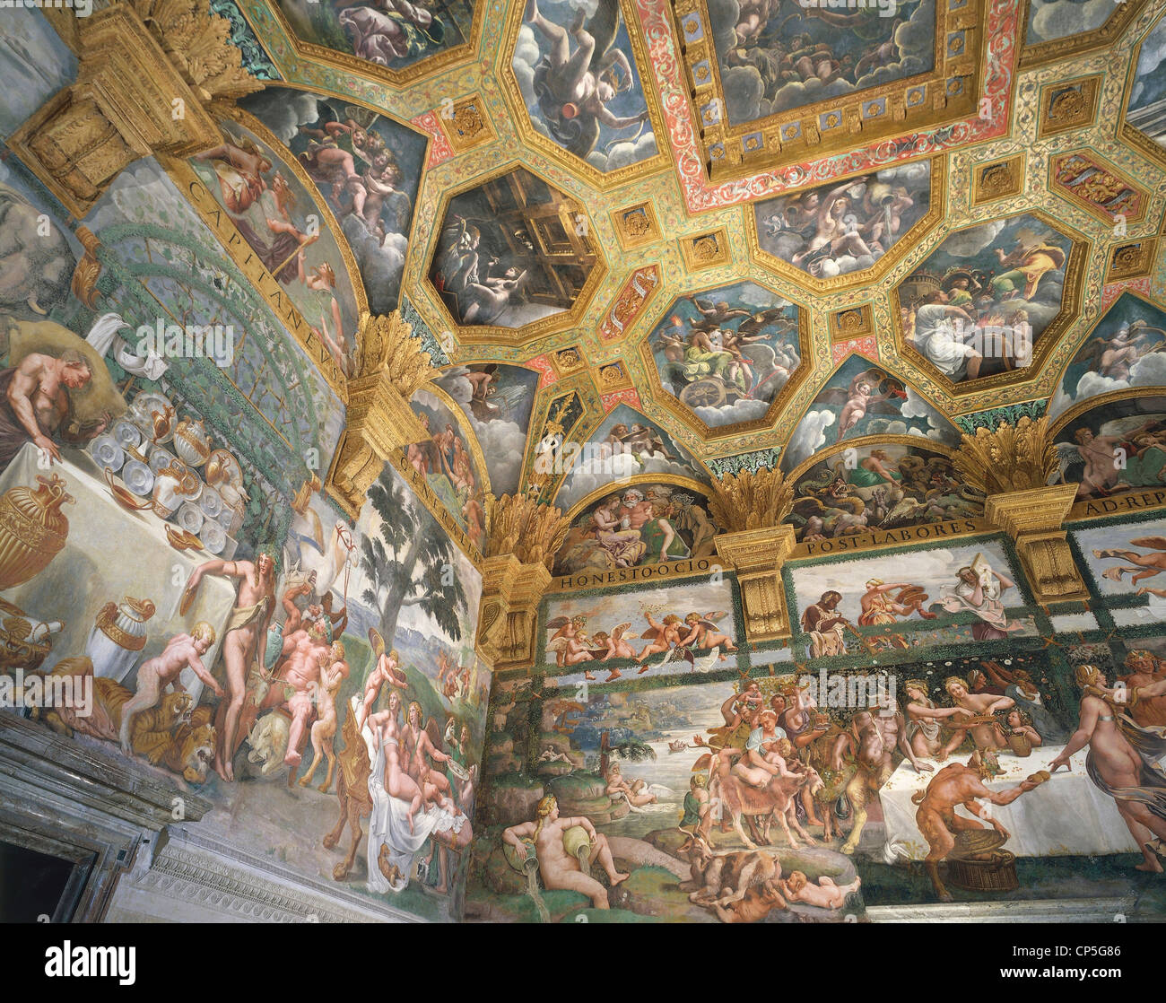 Lombardy Mantova Palazzo Te, Hall of Cupid Psyche. Giulio Pippi Romano said (about 1499-1546), wedding banquet-feast of gods, Stock Photo
