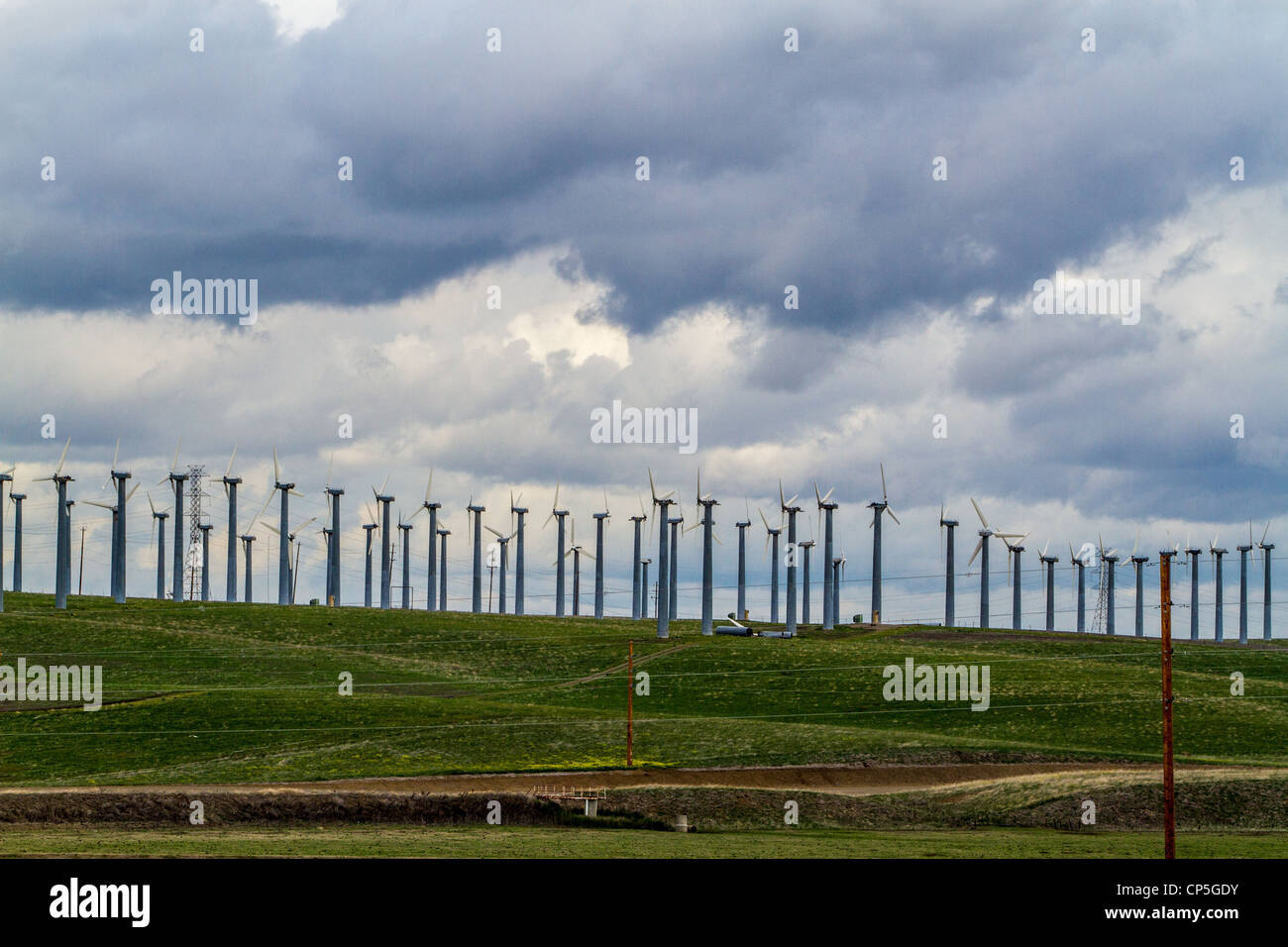 Wind generators at the Altamont pass in Northern California Stock Photo